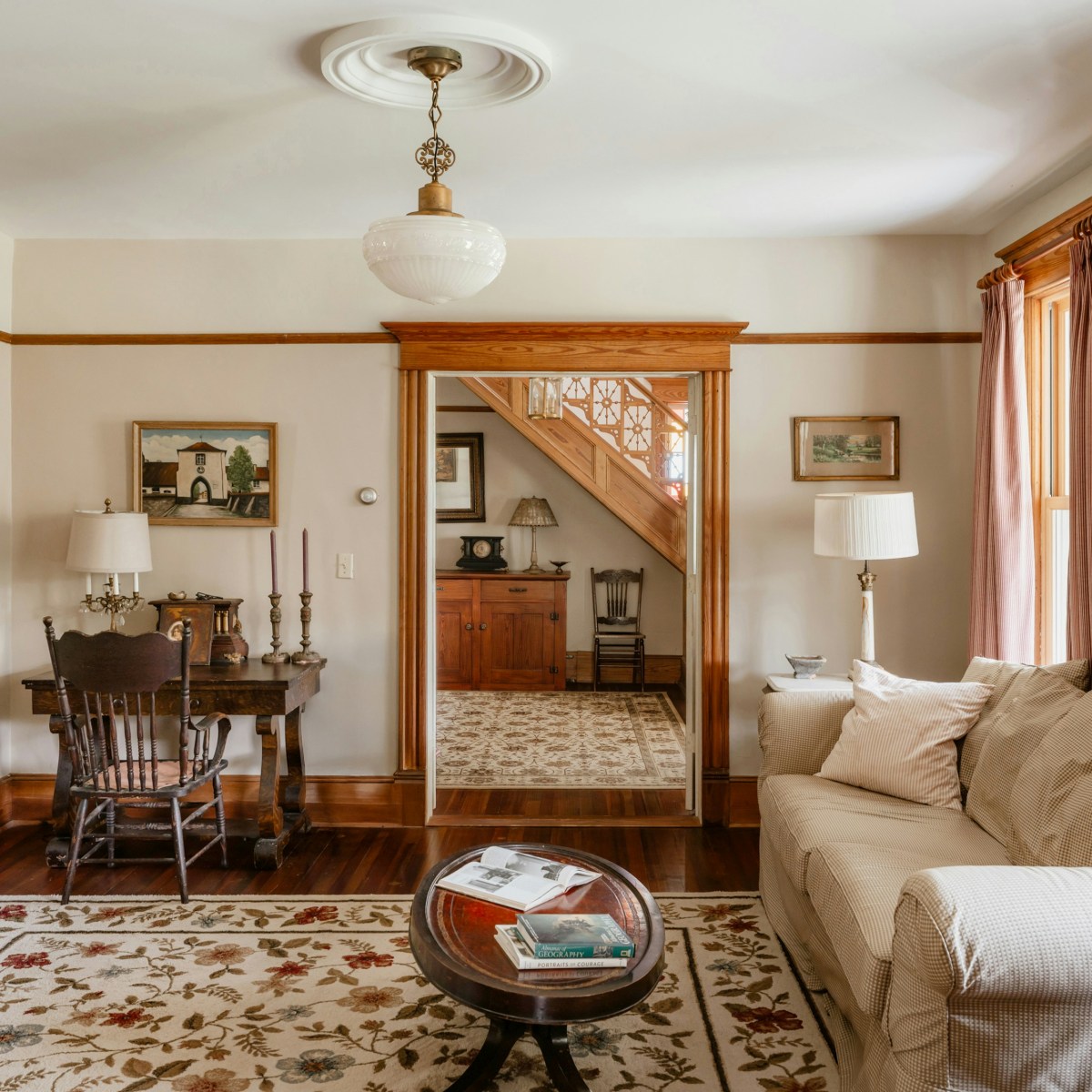 Why Well-Designed Homes Are Turning Back to&nbsp;Antiques